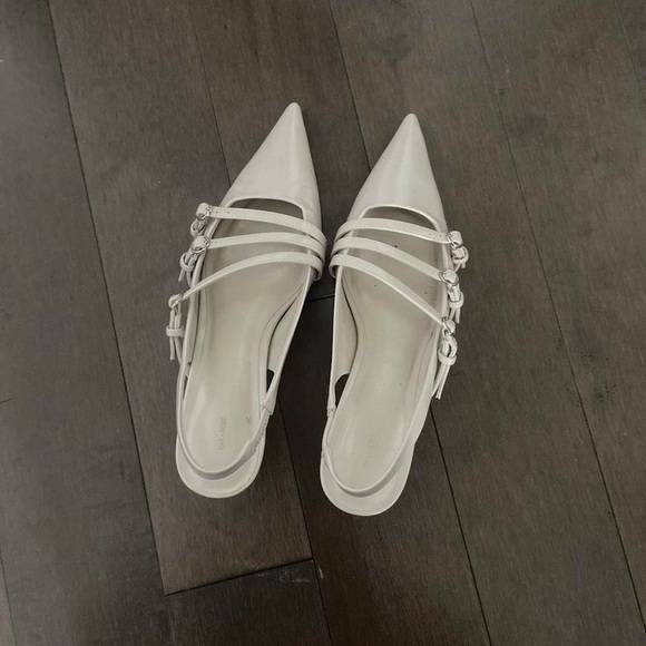 Oak + Fort pointed toe white mules - Picture 5 of 5